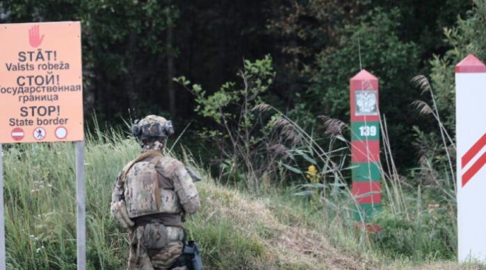 Латвийската гранична охрана иска помощ от армията и полицията за границата с Беларус
