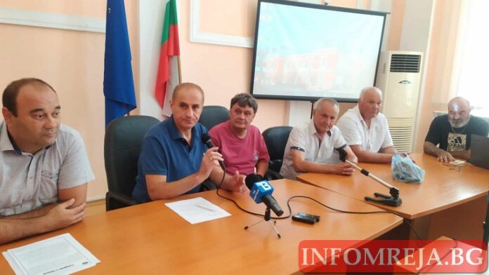 Паунов за изолацията на стадион „Осогово“: Тук сме, за да срутим една по една кулите на лъжата