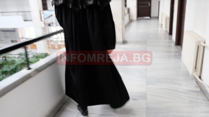 Разследват склоняване към самоубийство на две момчета в София