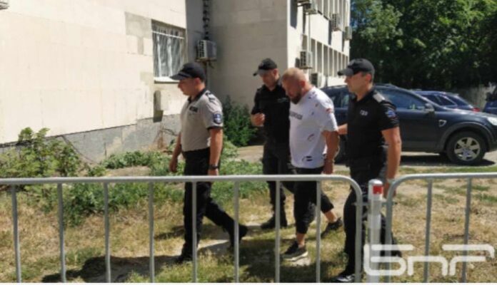 Динко Вълев излиза от ареста срещу 5 000 лева гаранция