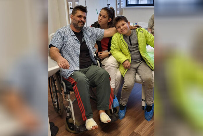 Вълна от съпричастност е напът да спаси ръцете и краката на млад мъж от ампутация