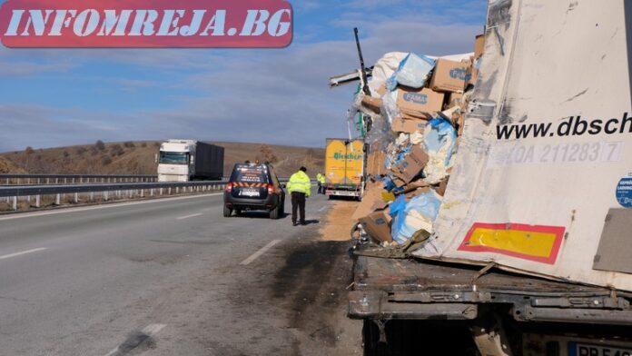 Верижна катастрофа с 3 камиона стана на пътя Русе - Разград