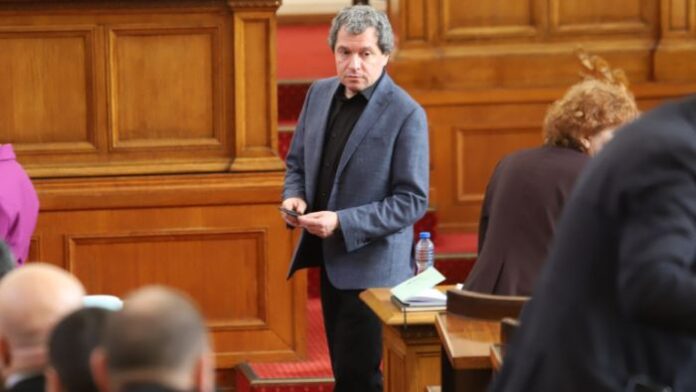 Тошко Йорданов: Този парламент е вреден, а продукцията му е под нулата
