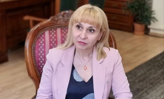 Омбудсманът иска облекчен ред за банковите „безплатни сметки“ за заплати