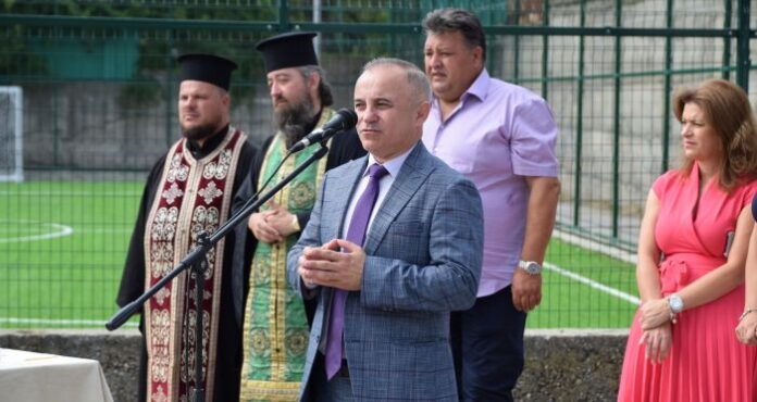 Нова спортна площадка по мини футбол за учениците в Сандански