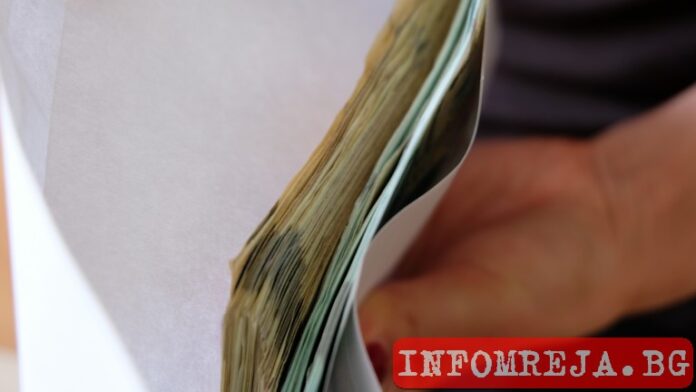 Възрастен мъж даде 12 500 лв. на ало измамници