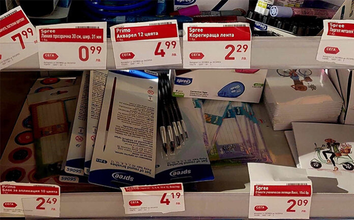 Липса на цени и неясни послания при продажба на „стоки за ученика“