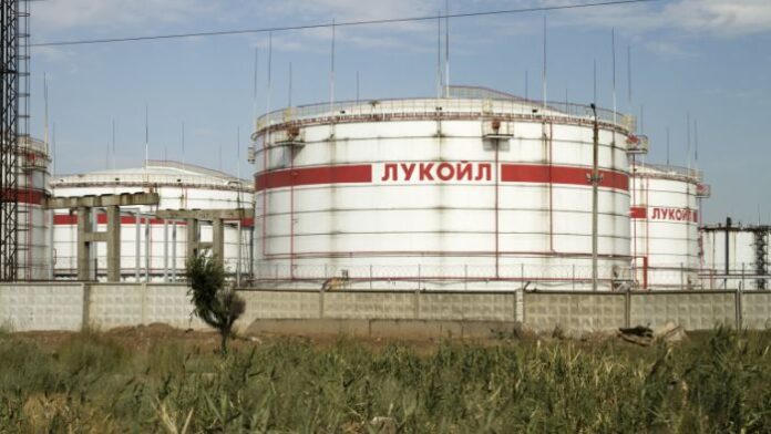 Синдикатите в "Лукойл" извънредно търсят мерки при отмяна на дерогацията