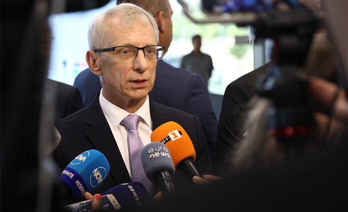 Денков: Няма да изтегля териториалните планове, нека ги променим заедно