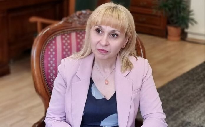 Ковачева поиска КЕВР да използва надеждни данни за социалната поносимост на цената на водата