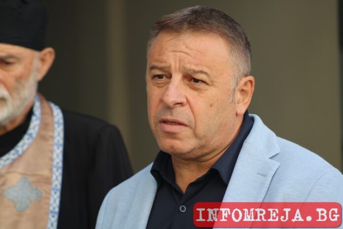Атанас Камбитов представя предизборната си програма
