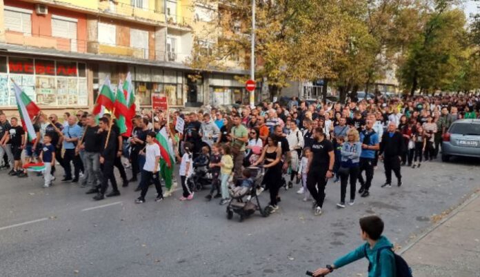 Протест в Харманли срещу бежанския център