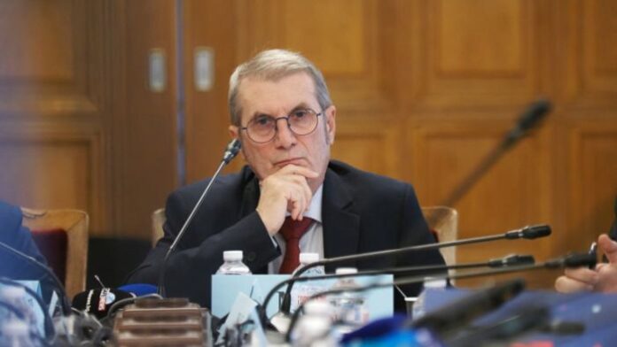 Хинков съветва спешните медици да се снабдят с е-подпис, за да пишат рецепти