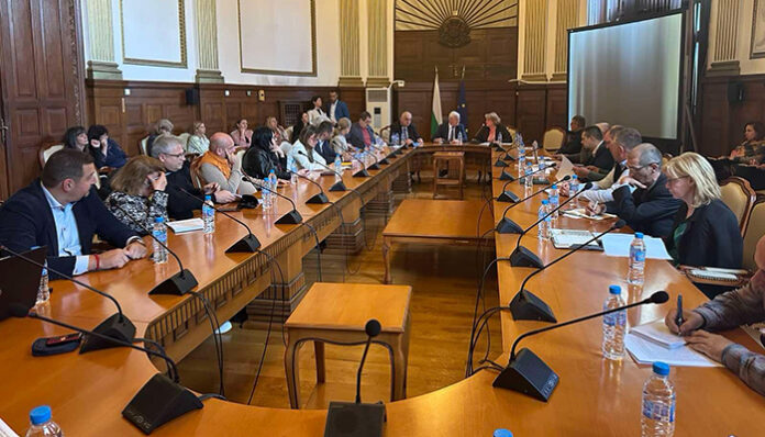 Пасищата да се разпределят приоритетно на местни животновъди, иска МЗХ