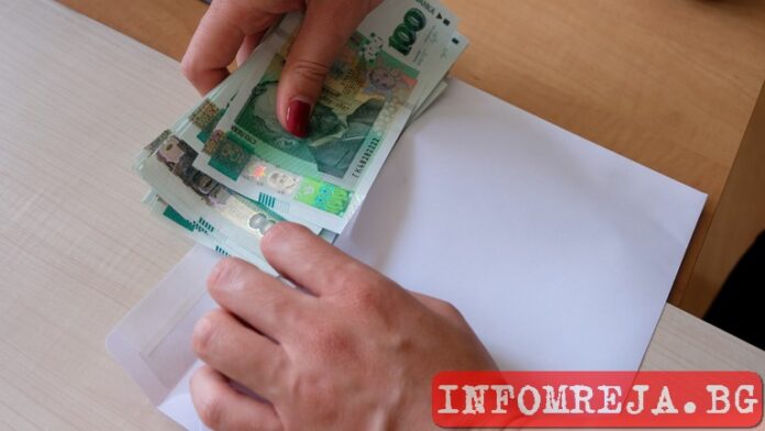 Увеличават заплатите на университетските преподаватели