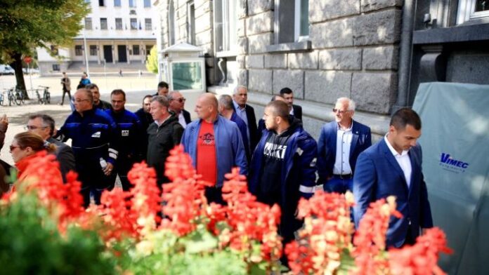Протестиращите миньори песимисти за разговора с властта
