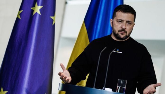 Зеленски обяви готовност да се сражава с Русия и без САЩ, ако Тръмп дойде на власт