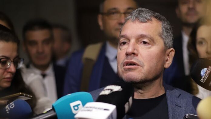 Тошко Йорданов: ПП-ДБ нямат моралното право да управляват след местните избори