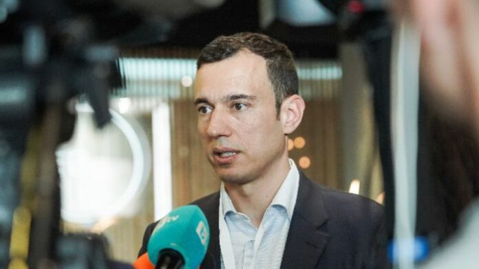 Терзиев предупреди за фалшива анкета, с която се набират кадри за Столичната община