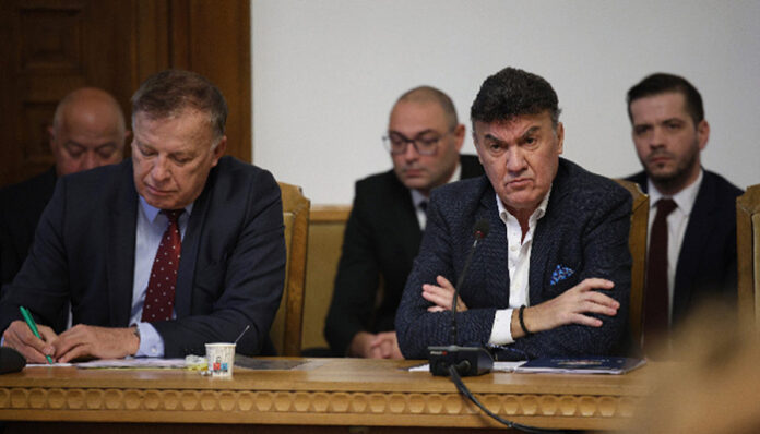 Борислав Михайлов ще обяви дали ще подаде оставката си в понеделник