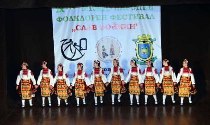 Танцьорите от ПФА “Родолюбие” с първо място от международен фестивал