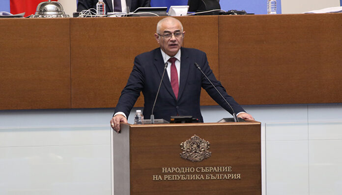 НС не прие обезщетението за отглеждане на дете до 2 години да се обвърже с минималната заплата