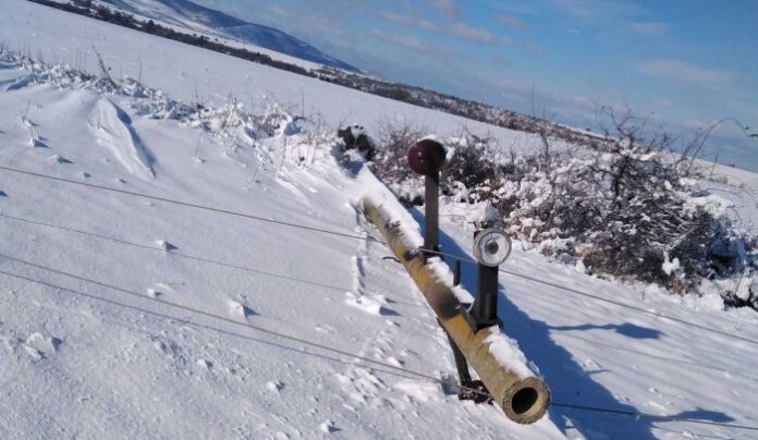 Възстановено е електрозахранването на половината от засегнатите клиенти