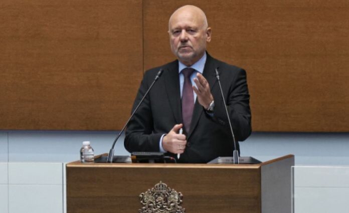Парламентът прие актуализираните разходи за закупуване на бойни машини "Страйкър"