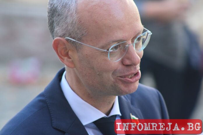 Студенти от АУБ се срещат с бившия си преподавател - кметът на Благоевград