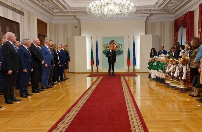 Радев: Винаги ще имаме нужда от мъдростта на духовните и морални стожери на България