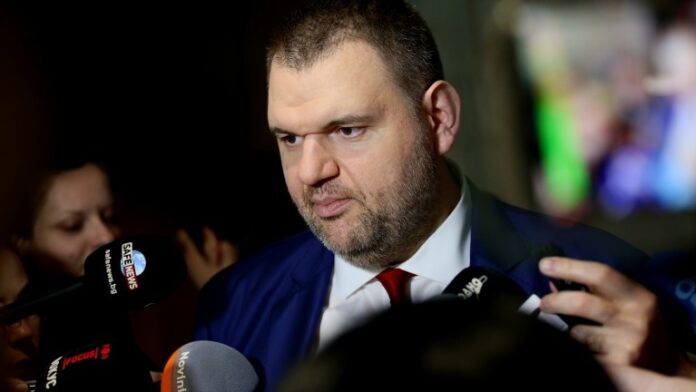 Пеевски: Да слязат премиерите извън уютните си кабинети, заставам зад МВР!