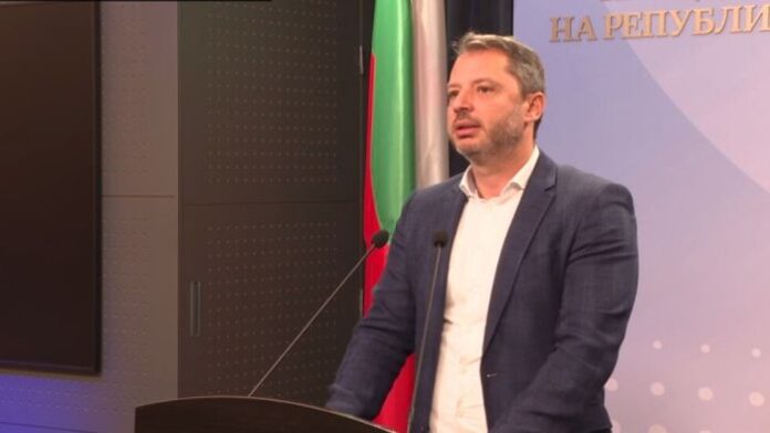 Добрев: ГЕРБ и ДПС внасяме законопроект дерогацията да отпадне изцяло от 1 януари 2024 г.