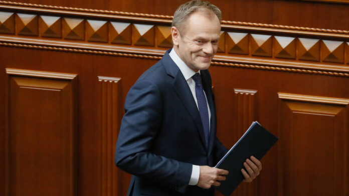 Проевропейското правителство на Доналд Туск получи вот на доверие в парламента на Полша