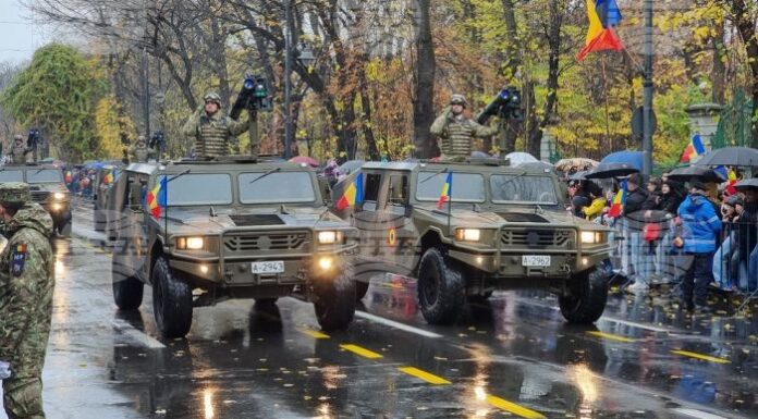 Румъния отбелязва националния си празник с военен парад в Букурещ