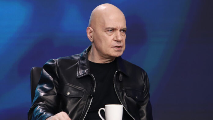 Трифонов: ПП-ДБ, ГЕРБ и ДПС променят Конституцията, както им изнася