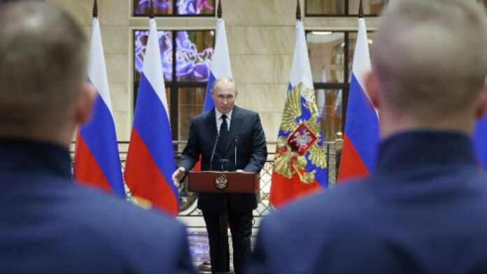 Путин призова за "твърд отговор" на чуждестранните специални служби