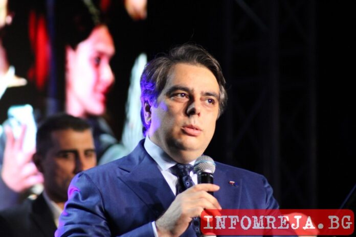 Василев: Целта ни остава приемане на еврото от 1 януари 2025