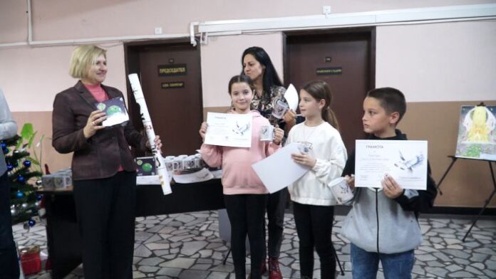 Наградиха призьорите от конкурса „В страната на Справедливостта“ в Дупница