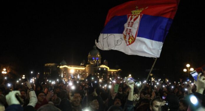 Протестиращи блокираха Белград, Русия се намеси