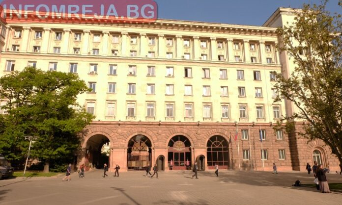 Разпространяват фалшив клип, който свързва президента с реклама на "Лукойл"