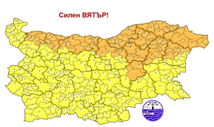 Опасно време: Оранжев код в 12 области заради силен вятър