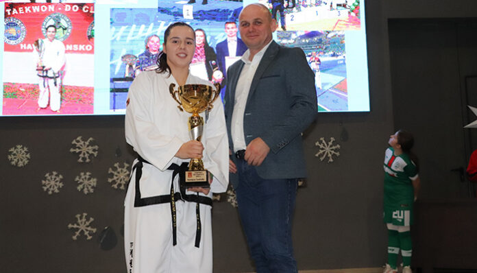 Катрин Гемкова с приз за "Спортист на 2023" в Банско