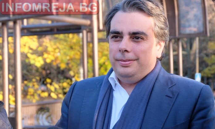 Трансфер: Асен Василев прехвърля към премиера важно звено от МФ