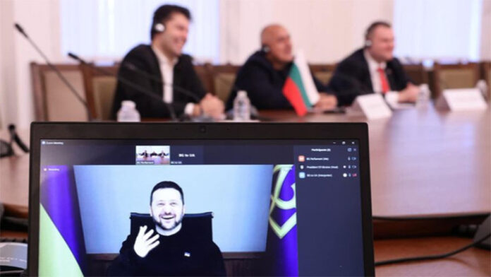 Зеленски благодари на Борисов, Пеевски и Петков за подкрепата за Украйна