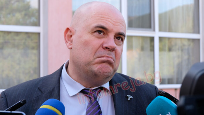 Нов проект: Иван Гешев представи "Граждански блок"