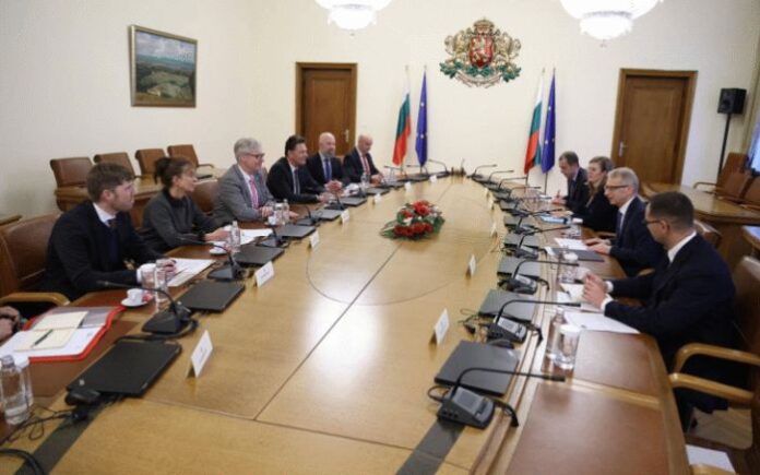Денков: Целта пред България е да въведе еврото от 1 януари 2025 г.