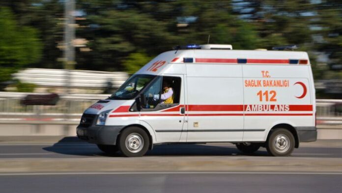 20 ранени при катастрофа с бус, превозващ затворници в Турция