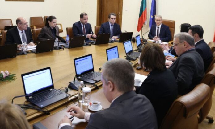 Денков: Ще продължим да работим за повишаване на доходите