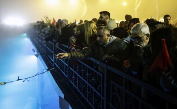 Гняв и искане на оставки в Турция година след опустошителните земетресения
