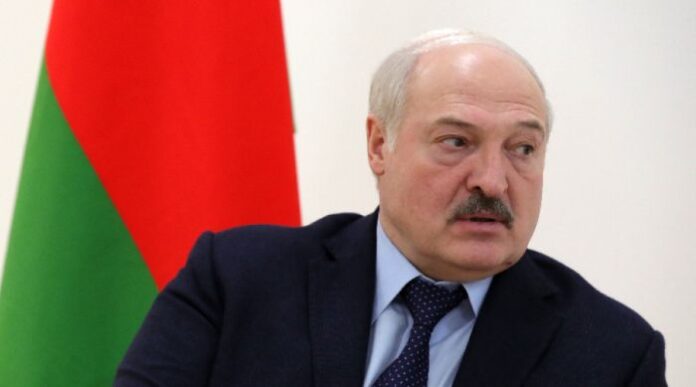Лукашенко иска въоръжени патрули да следят за реда в Беларус